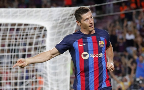 R. Lewandowskis: „Barcelona“ klube lengviau laimėti „Auksinį kamuolį“