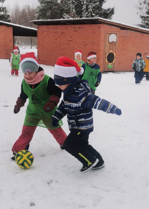 Ežerėlyje įvyko vaikų futbolo šventė „Kalėdų belaukiant“