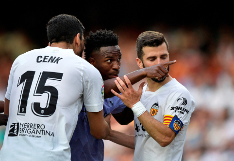 „Valencia“ sulaukė bausmės dėl fanų elgesio rungtynėse su „Real“