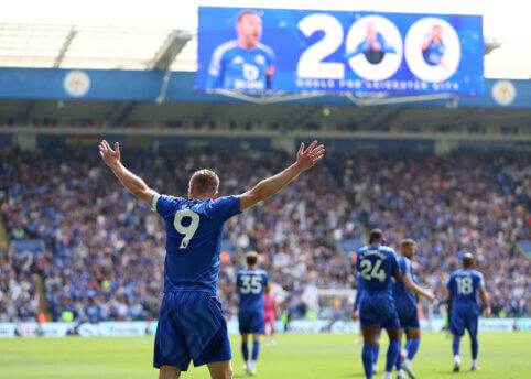 „Leicester City“ su jubiliejiniu įvarčiu išlydėjo J. Vardy į kitą karjeros stotelę