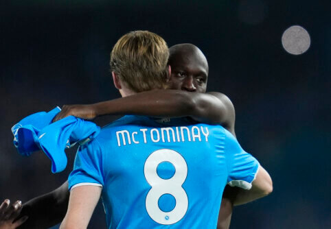 Dramatiškas „Serie A“ finišas: S. McTominay ir R. Lukaku įvarčiai atnešė „Napoli“ titulą