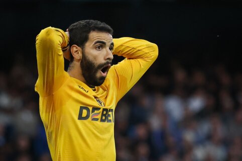 „Man City“ už apvalią sumą nusipirko „Wolves“ gynėją